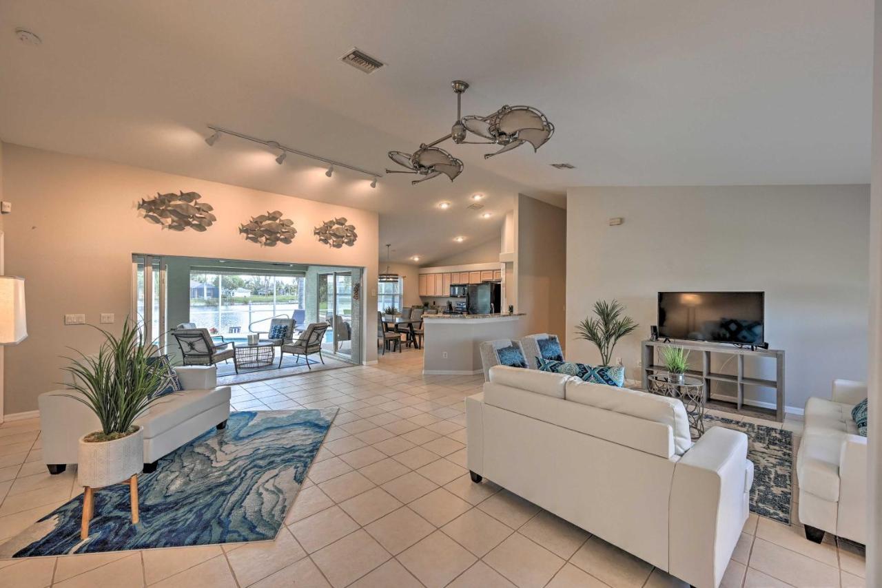 Vila Pet-Friendly Escape With Dock And Kayaks In Cape Coral Exteriér fotografie