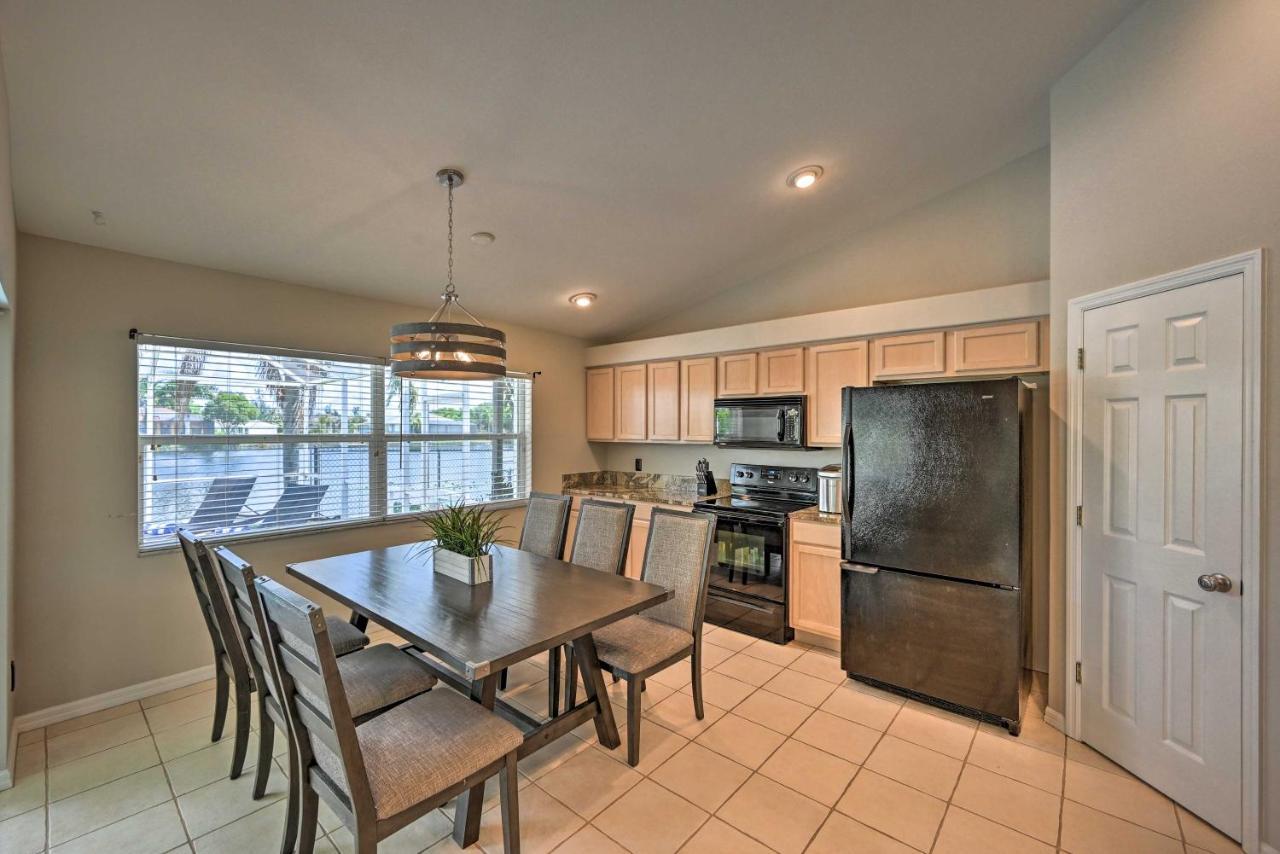 Vila Pet-Friendly Escape With Dock And Kayaks In Cape Coral Exteriér fotografie