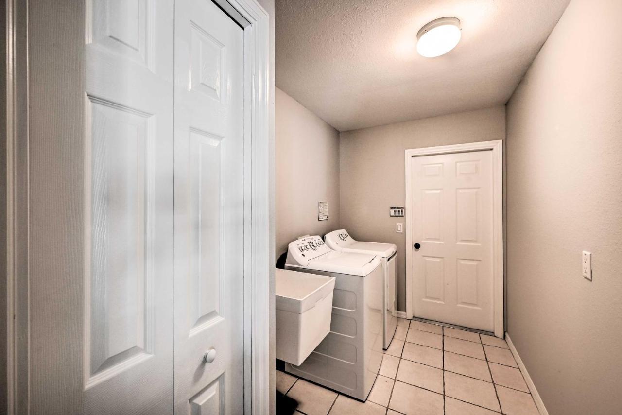 Vila Pet-Friendly Escape With Dock And Kayaks In Cape Coral Exteriér fotografie